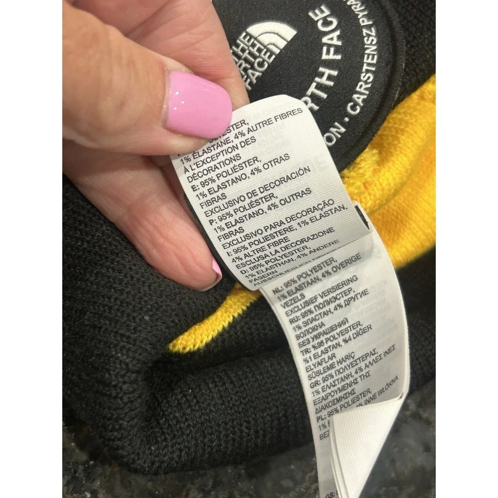 THE NORTH FACE Seven Summit Patch Beanie Hat Arrowwood Yellow Black Unisex OS